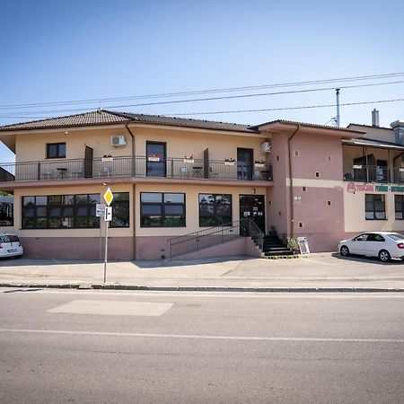 Penzion Toscana Nitra Exterior photo