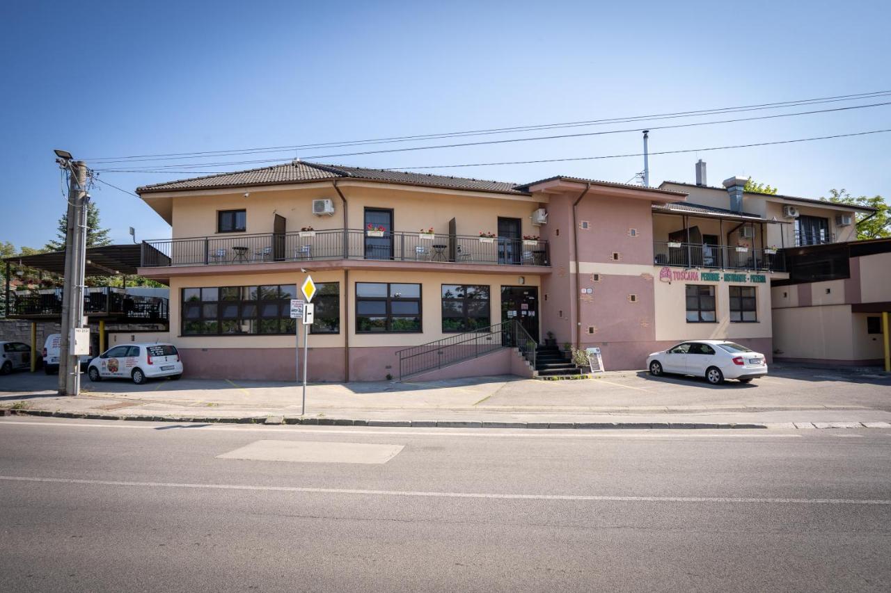 Penzion Toscana Nitra Exterior photo